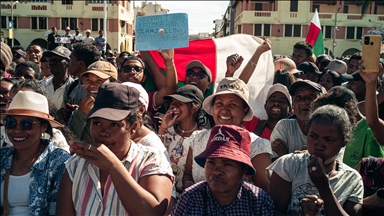 Madagascar in government transition as military takes oath as president