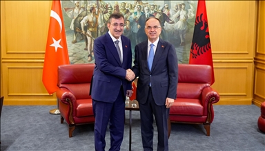 Presidenti i Shqipërisë, Begaj priti në takim zv.presidentin e Turqisë, Yilmaz