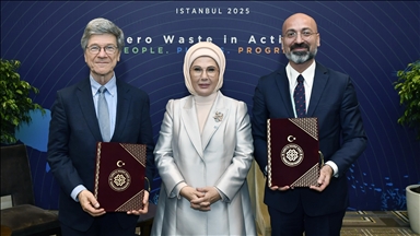 Forum international Zéro Déchet : Emine Erdogan rencontre Jeffrey Sachs, président du Réseau SDSN de l’ONU