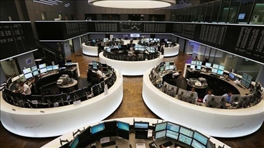 European stocks in red led by bank shares