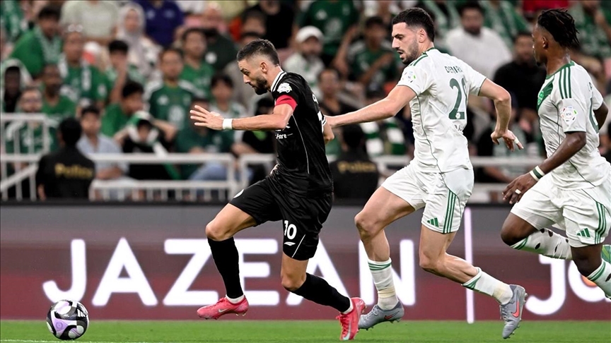 قدم.. الشباب بعشرة لاعبين يتعادل مع الأهلي بالدوري السعودي