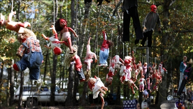 Shtëpia në New Jersey shfaq dekorime të Halloween-it me temë agjencinë e imigracionit ICE