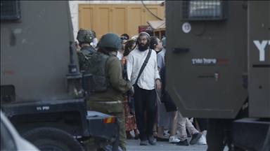 الضفة.. إصابة فلسطيني وزوجته في اعتداء مستوطنين إسرائيليين