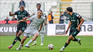 Kocaelispor, deplasmanda Konyaspor'u 3-2 yendi