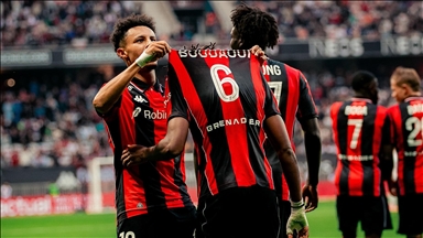 قدم.. نيس يحرم أولمبيك ليون من صدارة الدوري الفرنسي