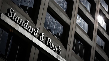 S&P downgrades France's credit rating