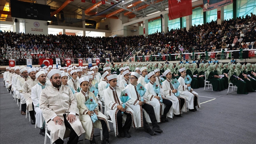 Li Erzincanê ji bo 163 hafizan merasima îcazetê hat lidarxistin