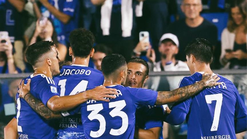 قدم.. كومو يلحق أول هزيمة بيوفنتوس في الدوري الإيطالي