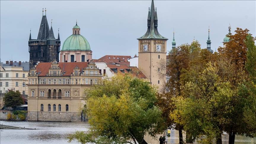 Vjeshta në Pragë "bashkëjeton" me trashëgiminë historike dhe kulturore të qytetit