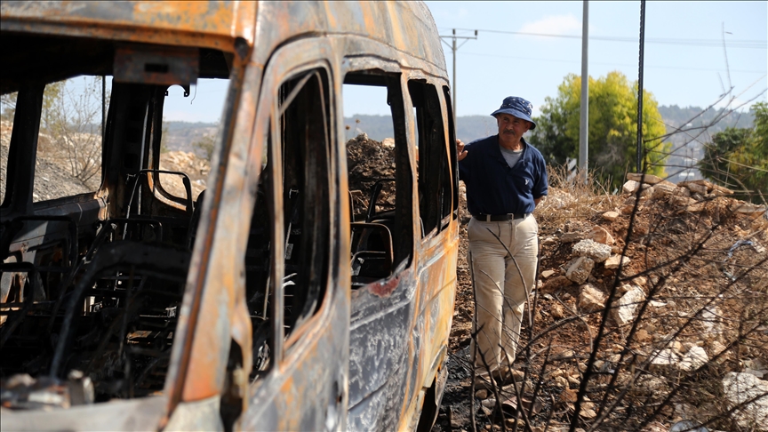 Kolonët e paligjshëm izraelitë i vunë flakën automjeteve palestineze në Bregun Perëndimor
