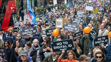 Велика Британија: Илјадници луѓе протестираа во Лондон против планот за дигитална лична карта