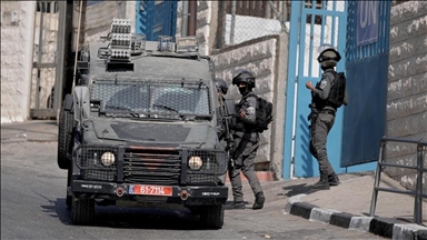 Israeli army detonates home, detains 10 Palestinians in West Bank raids