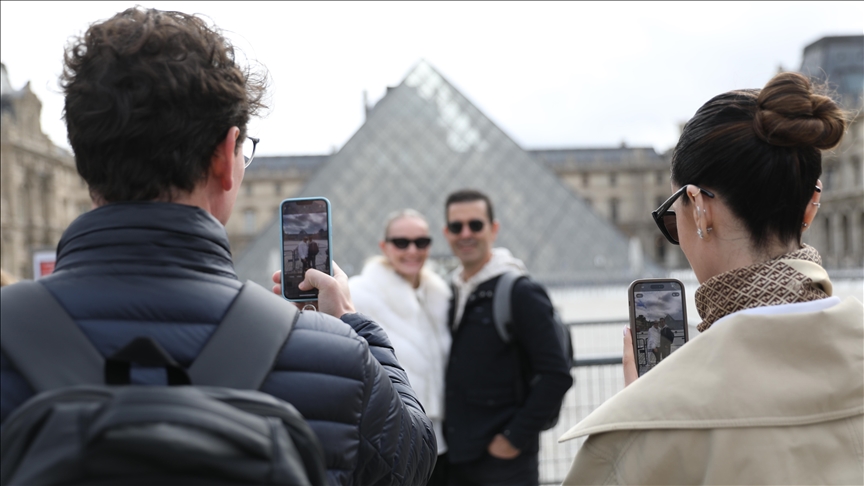 Nakon velike krađe nakita: Louvre postao popularno mjesto za selfije