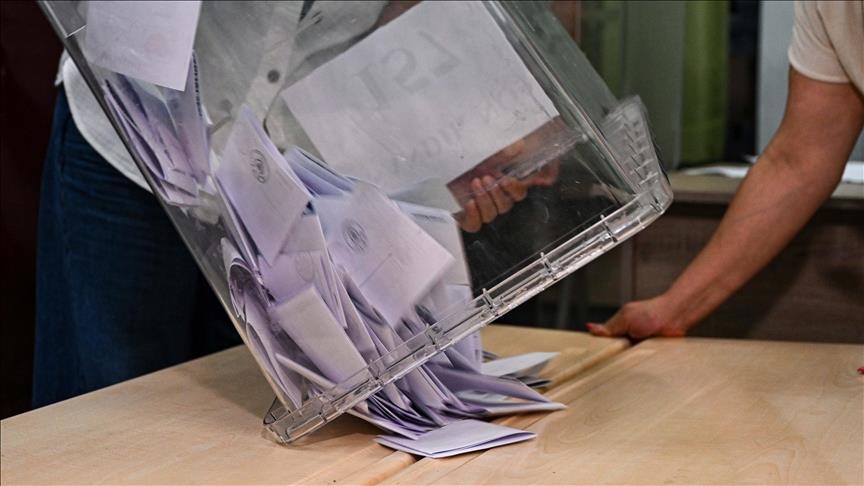 Li KKTCyê li gorî encamên nefermî Tufan Erhurman wek serokomarê nû yê welêt hat hilbijartin