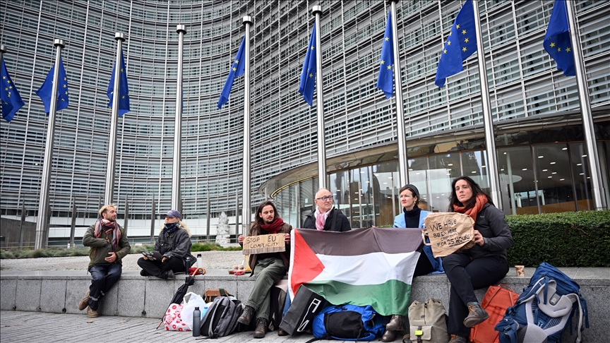 Protesters urge EU not to normalize ties with Israel amid Gaza ceasefire