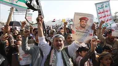 صنعاء.. عشرات الآلاف يشيعون جثمان قائد أركان قوات الحوثيين