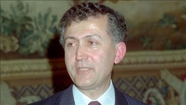 Ahmet Taner Kışlalı suikastının üzerinden 26 yıl geçti