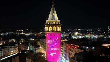 Istanbul: Galata kula osvijetljena u ružičasto radi podizanja svijesti o raku dojke