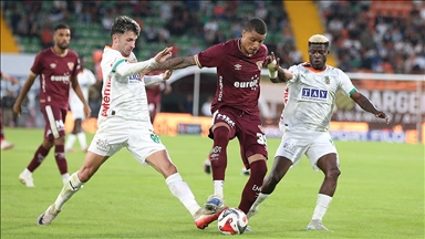 "En az gol yiyen" Göztepe, "namağlup" ünvanını kaybetti