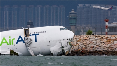 Hong Kong : un avion cargo d’ACT Airlines hors piste, 2 morts