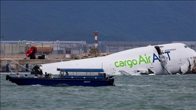 Al menos 2 muertos luego de un Boeing 747-481 de carga impactase contra un vehículo de servicio en Hong Kong
