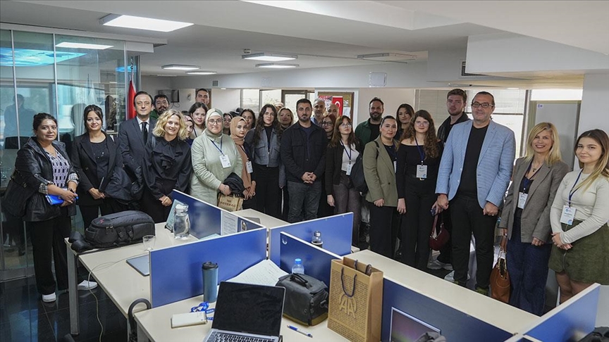 Genç iletişimcilerden AA İzmir Bölge Müdürlüğüne ziyaret