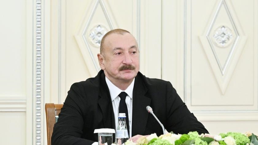 Президент Азербайджана заявил о снятии всех ограничений на транзит грузов в Армению
