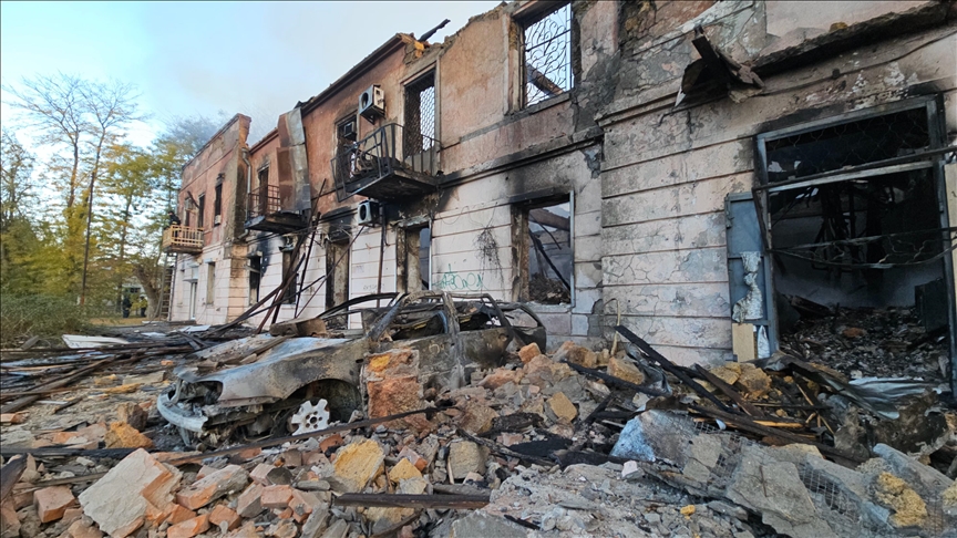 Ukrainë  sulmi rus me dronë plagosi disa persona dhe dëmtoi infrastrukturën në Kherson