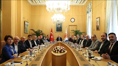 TBMM Başkanı Kurtulmuş, Büyük Aile Platformu üyelerini kabul etti