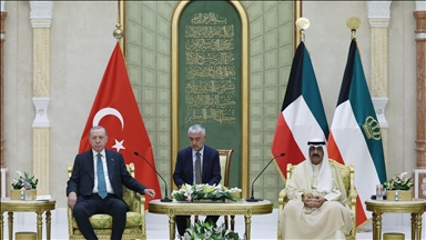أردوغان يبحث مع أمير الكويت العلاقات الثنائية واتفاق غزة وحل الدولتين 