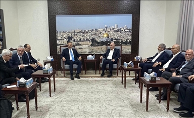 فيدان وقالن يلتقيان قيادة حماس في الدوحة