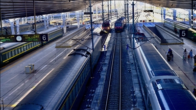 World’s fastest bullet train begins pre-service trials in China