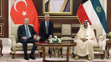 أردوغان يصل الكويت في مستهل جولة خليجية