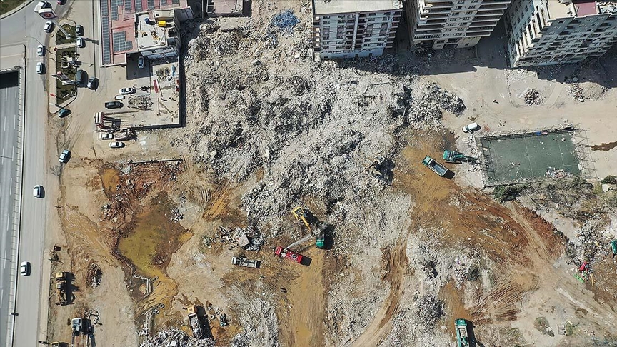 Depremde yıkılan Ebrar Sitesi B Blok davasında verilen hapis cezaları hukuka uygun bulundu