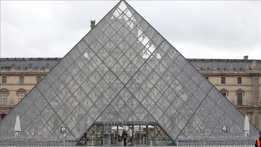 Le musée du Louvre rouvre ses portes après deux jours de fermeture