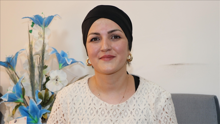 Göğsündeki kitleyi erken fark eden hemşire tedaviyle kanserden kurtuldu