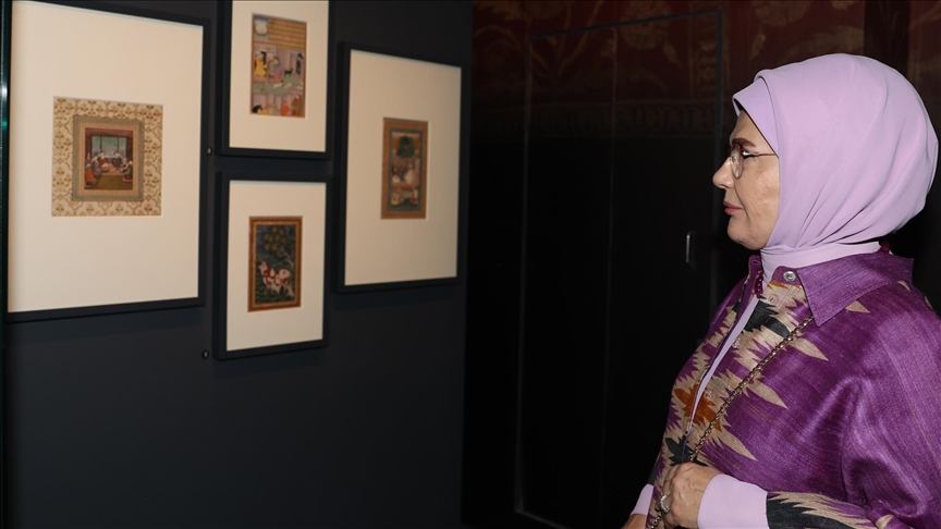 أمينة أردوغان تزور متحف الفن الإسلامي في الدوحة