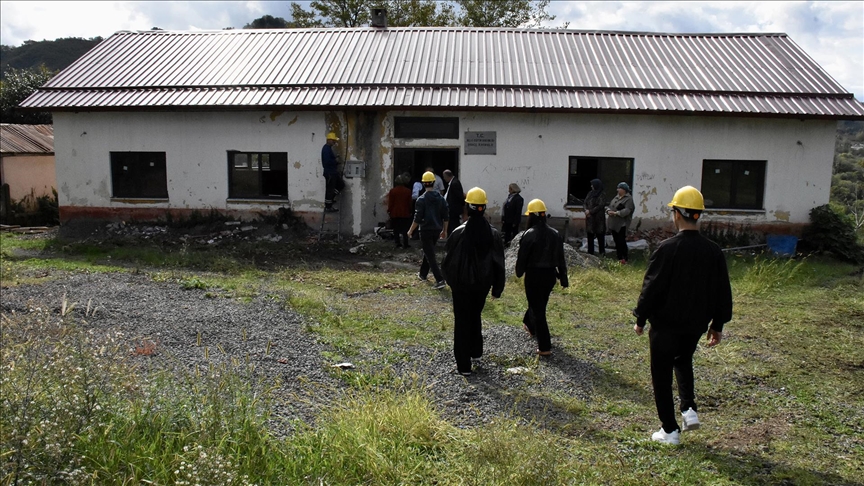 Öğrenciler atıl okul binasını yaşam merkezine dönüştürecek