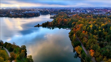 Есенска магија во Стокхолм, парковите блескаат во златни бои