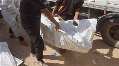 غزة.. إسرائيل تسلم جثامين 30 فلسطينيا بعضها عليها آثار تنكيل 