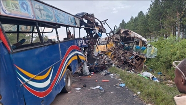 Aksidenti rrugor në Ugandë vret të paktën 46 persona, disa automjete të përfshira