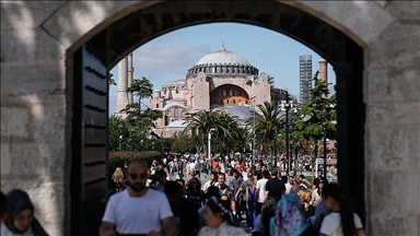 Yerli turistler yılın ikinci çeyreğinde 116,9 milyar lira seyahat harcaması yaptı