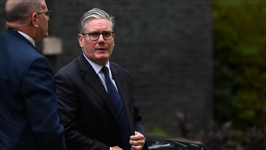 Britanski premijer posjetio džamiju u Velikoj Britaniji nakon podmetanja požara