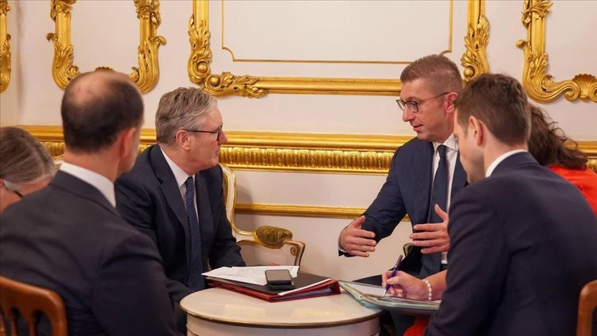 Delegacioni nga Maqedonia e Veriut takohet në Londër me kryeministrin britanik