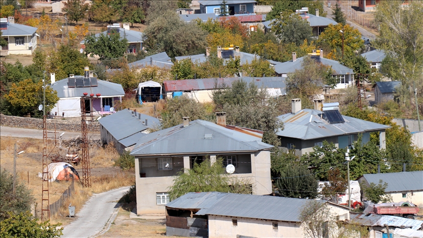 Van depreminde hayatta kalanlar 14 yıl önce yaşadıklarını unutamıyor