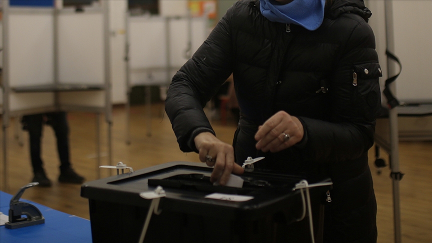 İrlanda'da halk, iki kadın aday arasından ülkenin yeni cumhurbaşkanını seçecek