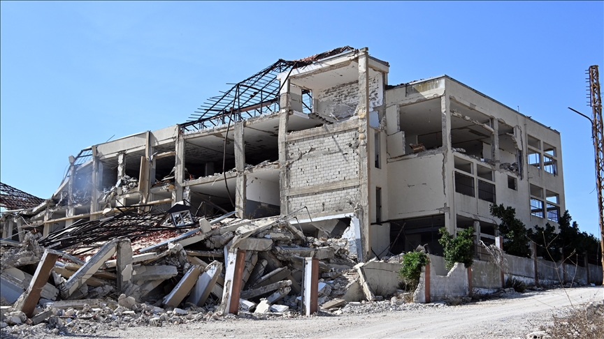 At least 2 killed in Israeli airstrikes in eastern Lebanon