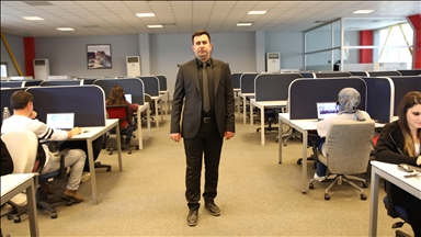 Van depreminden saniyeler önce çalan cep telefonu sayesinde ikinci hayatını yaşıyor 
