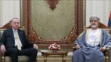 Erdogan rencontre le sultan d’Oman et signe plusieurs accords bilatéraux