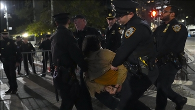 ICE detains 4 US citizens during Manhattan raid